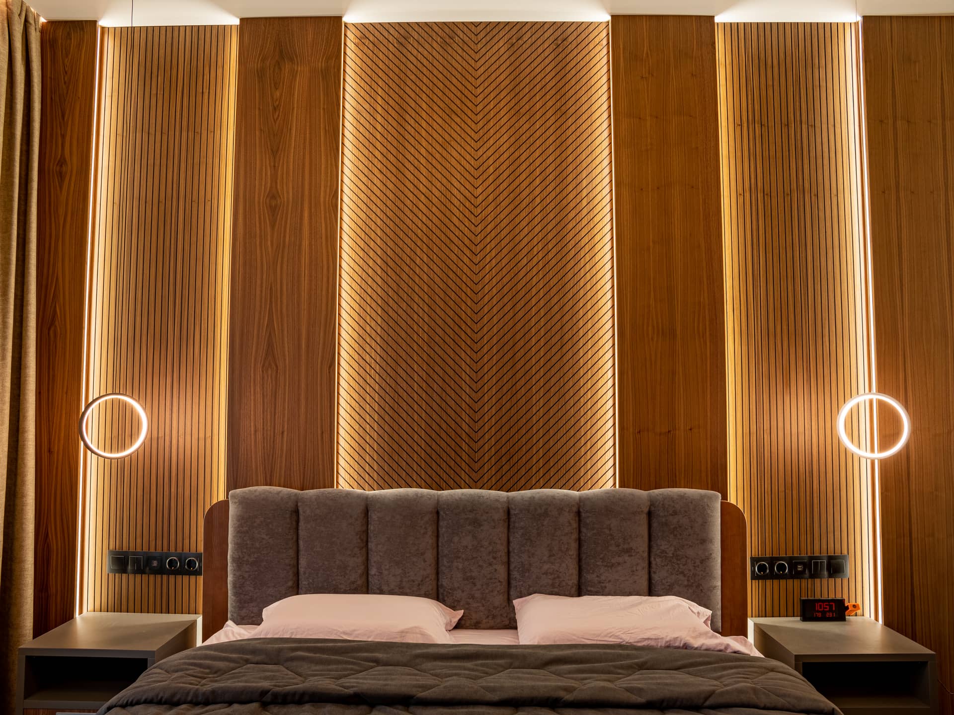 Подсветка и место под розетки