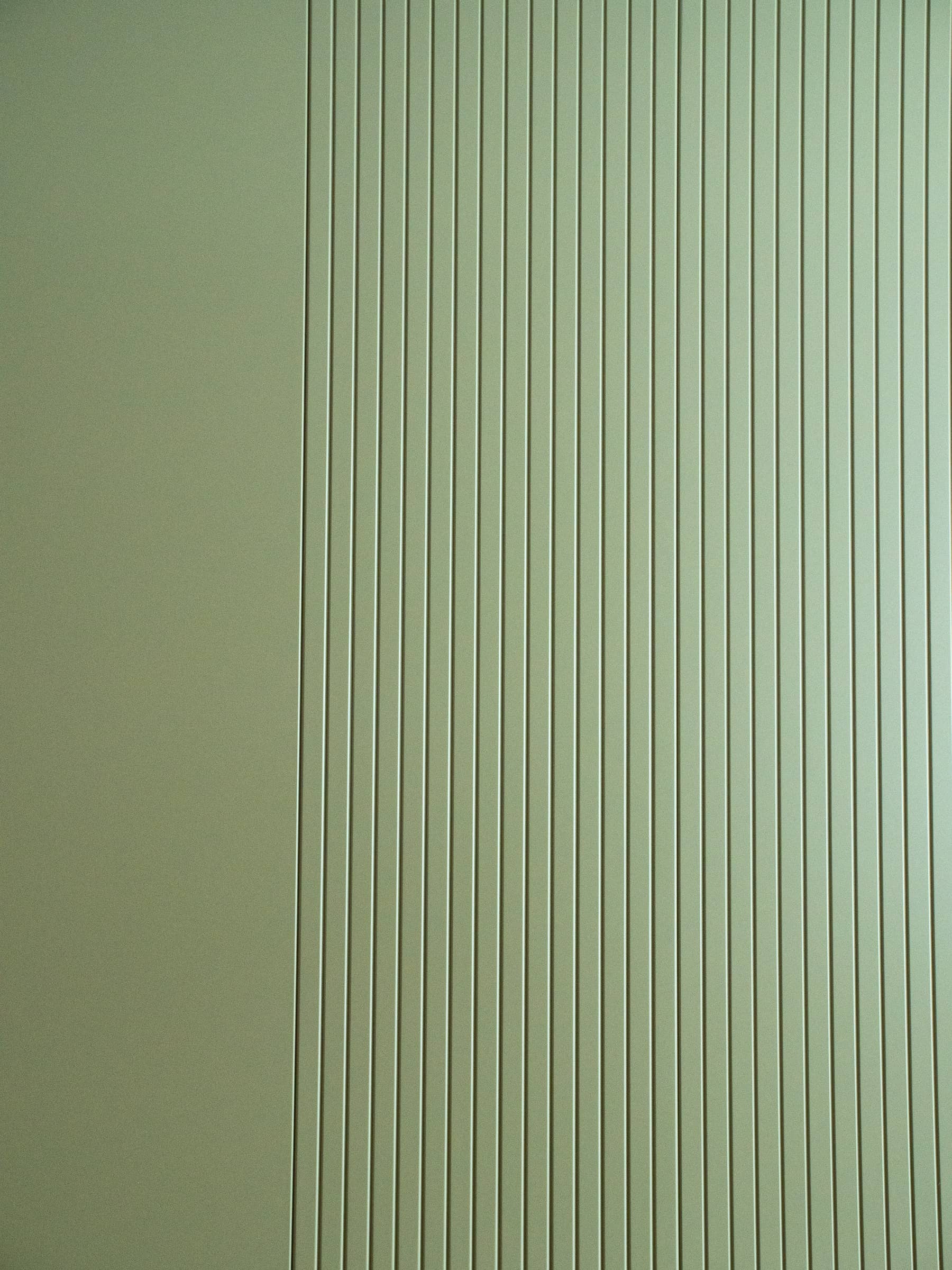 Панель в салатовой эмали