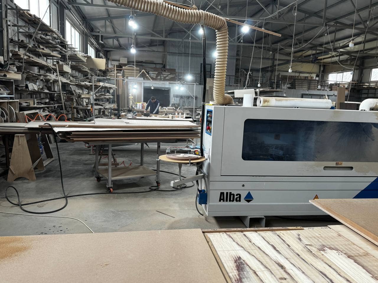 Наклейка кромки